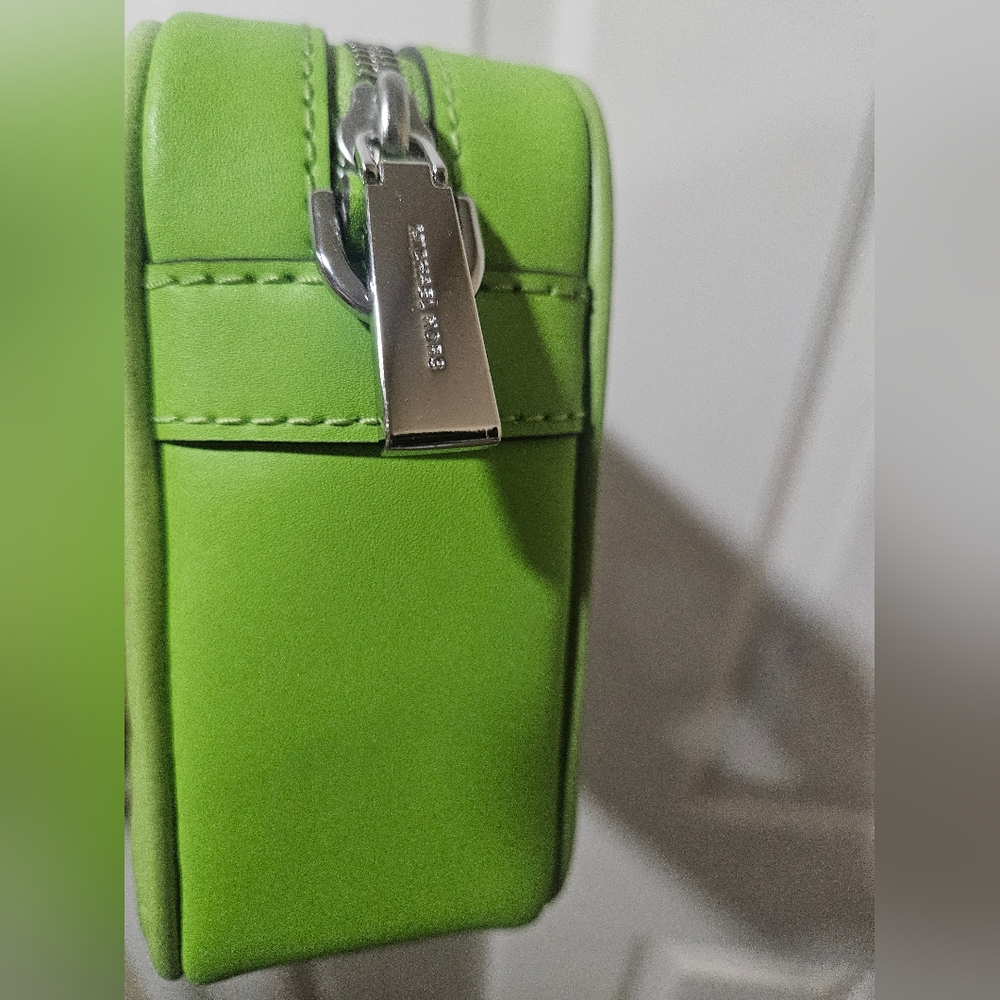 Michael Kors Quilted Crossbody Camera Bag **PEAR** - Picture 4 of 11